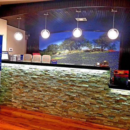 Best Western Post Oak Inn Burnet Exterior photo