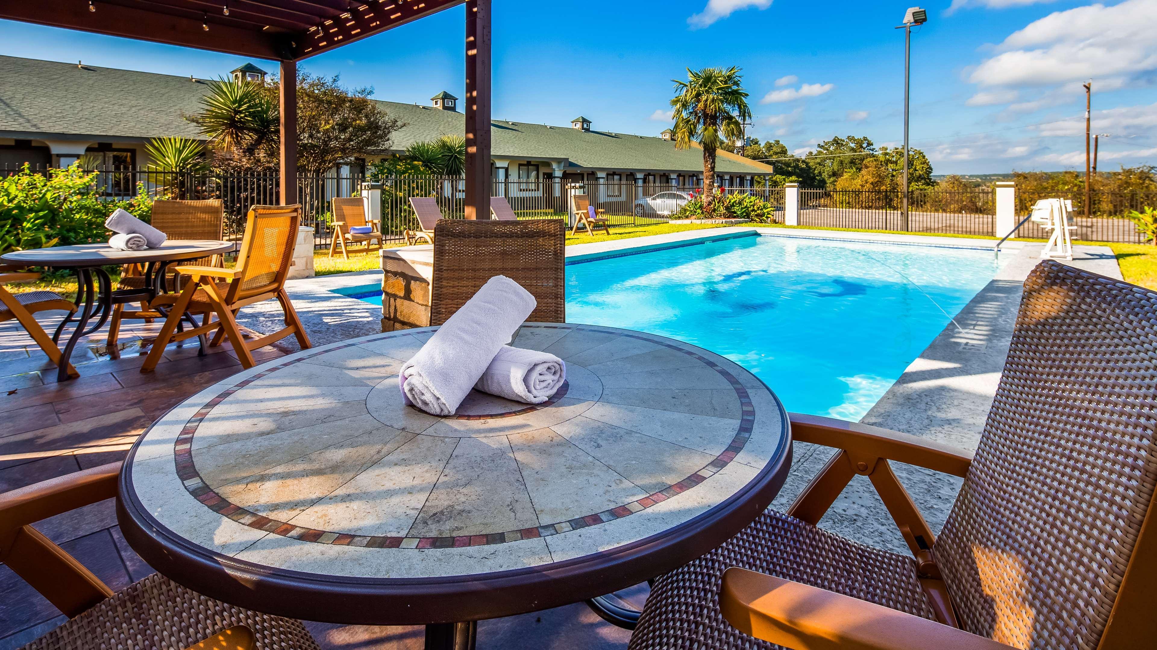 Best Western Post Oak Inn Burnet Exterior photo